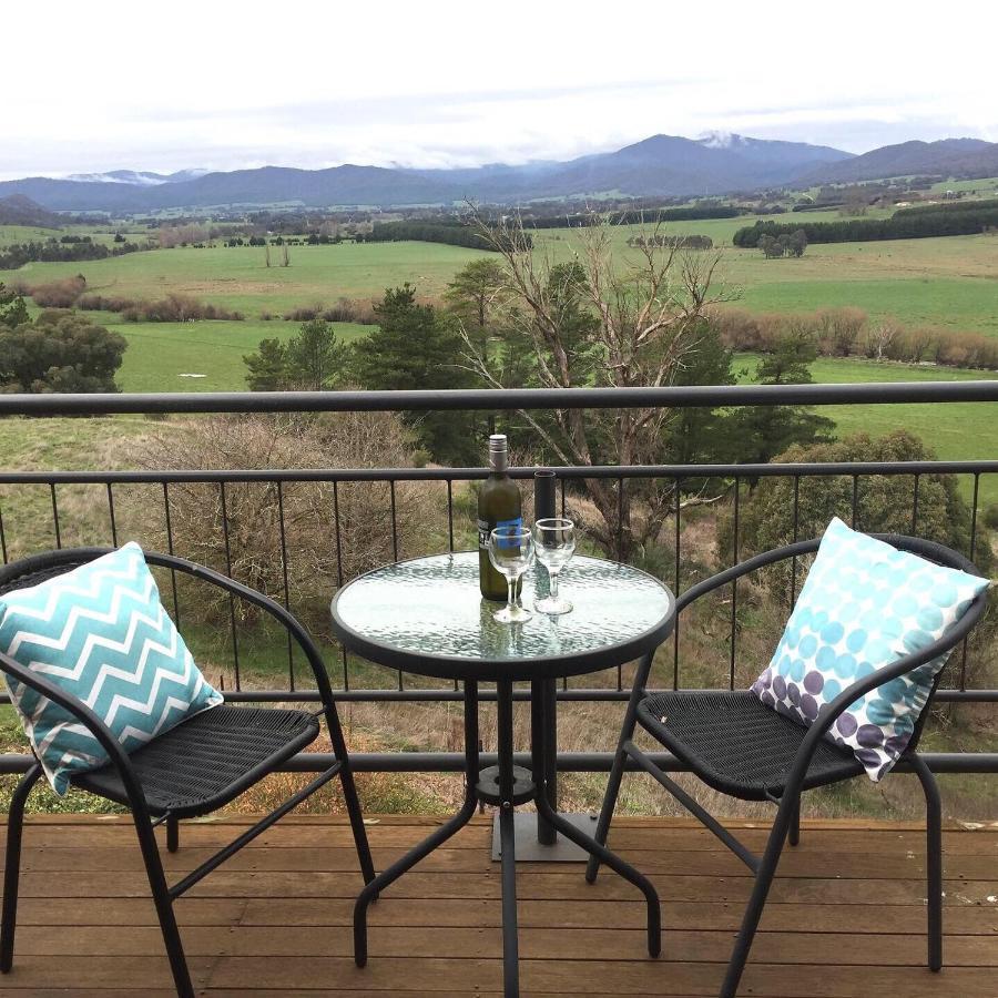 Rosewhite House Bed and Breakfast Myrtleford Exteriör bild